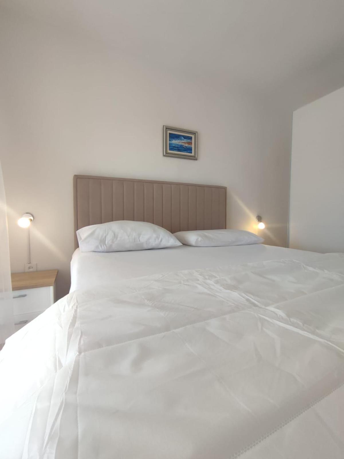 Apartments Laus Zavalatica Dış mekan fotoğraf